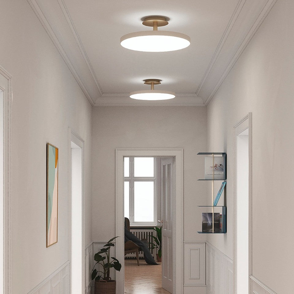 Elegante Asteria UP Deckenleuchte in strahlendem Pearl White, ideal für stilvolle Innenräume, erhältlich bei KAQTU Design AG.