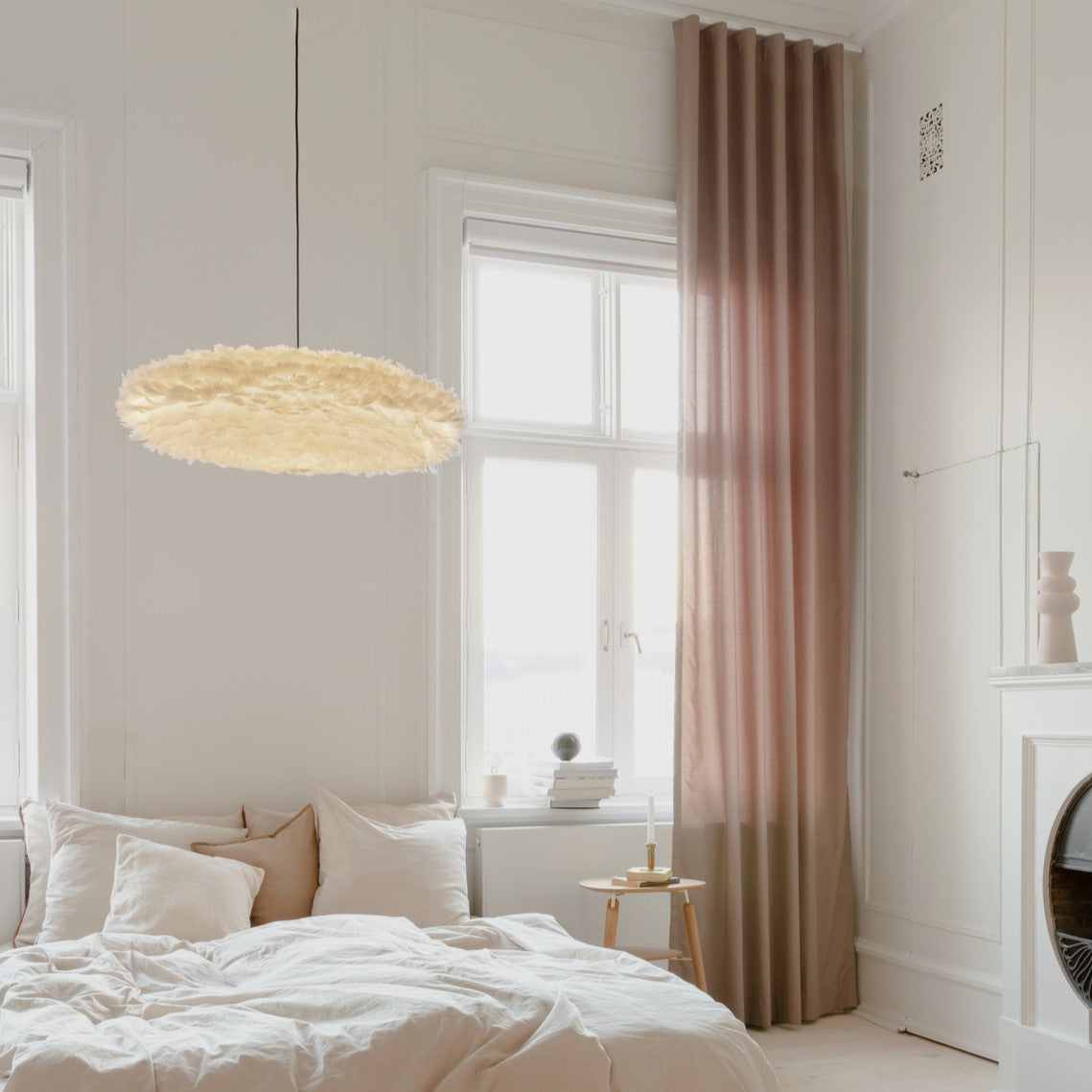 Eos Esther in White präsentiert im Onlineshop von KAQTU Design AG. Pendelleuchte ist von Umage