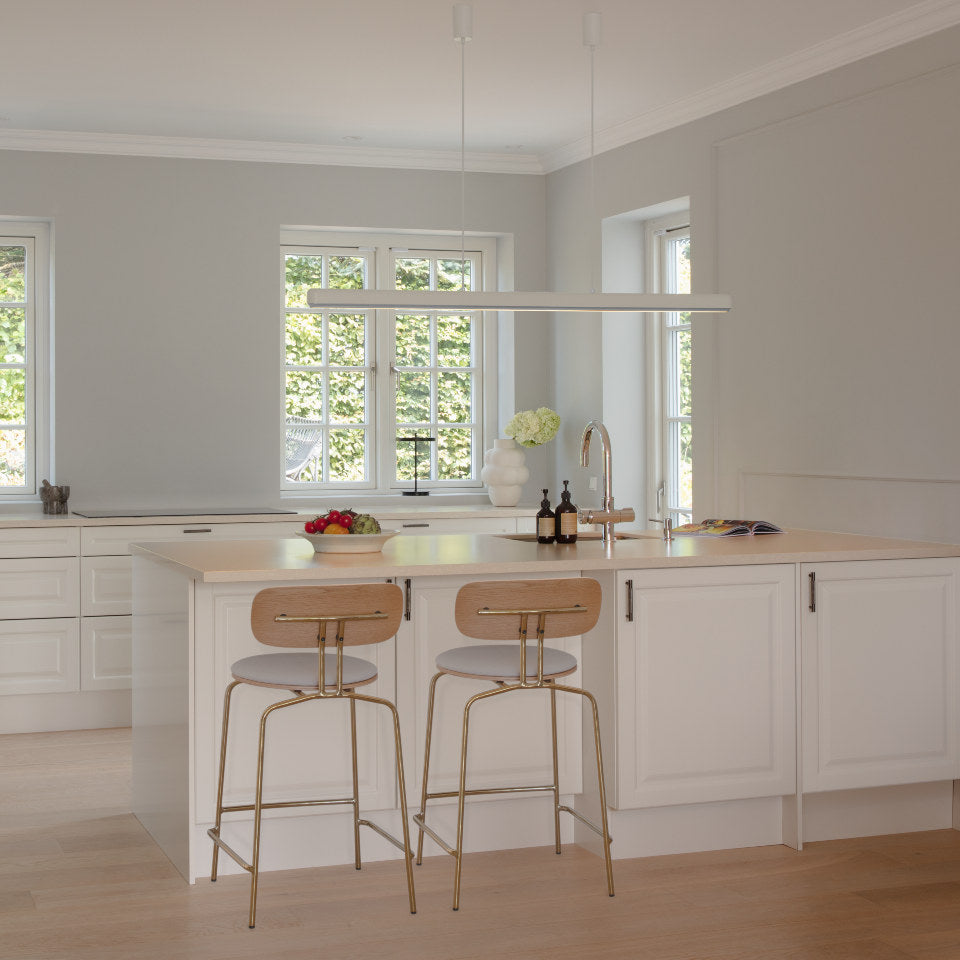 Hazel Branch Pendellampe in White/Steel präsentiert im Onlineshop von KAQTU Design AG. Pendelleuchte ist von Umage