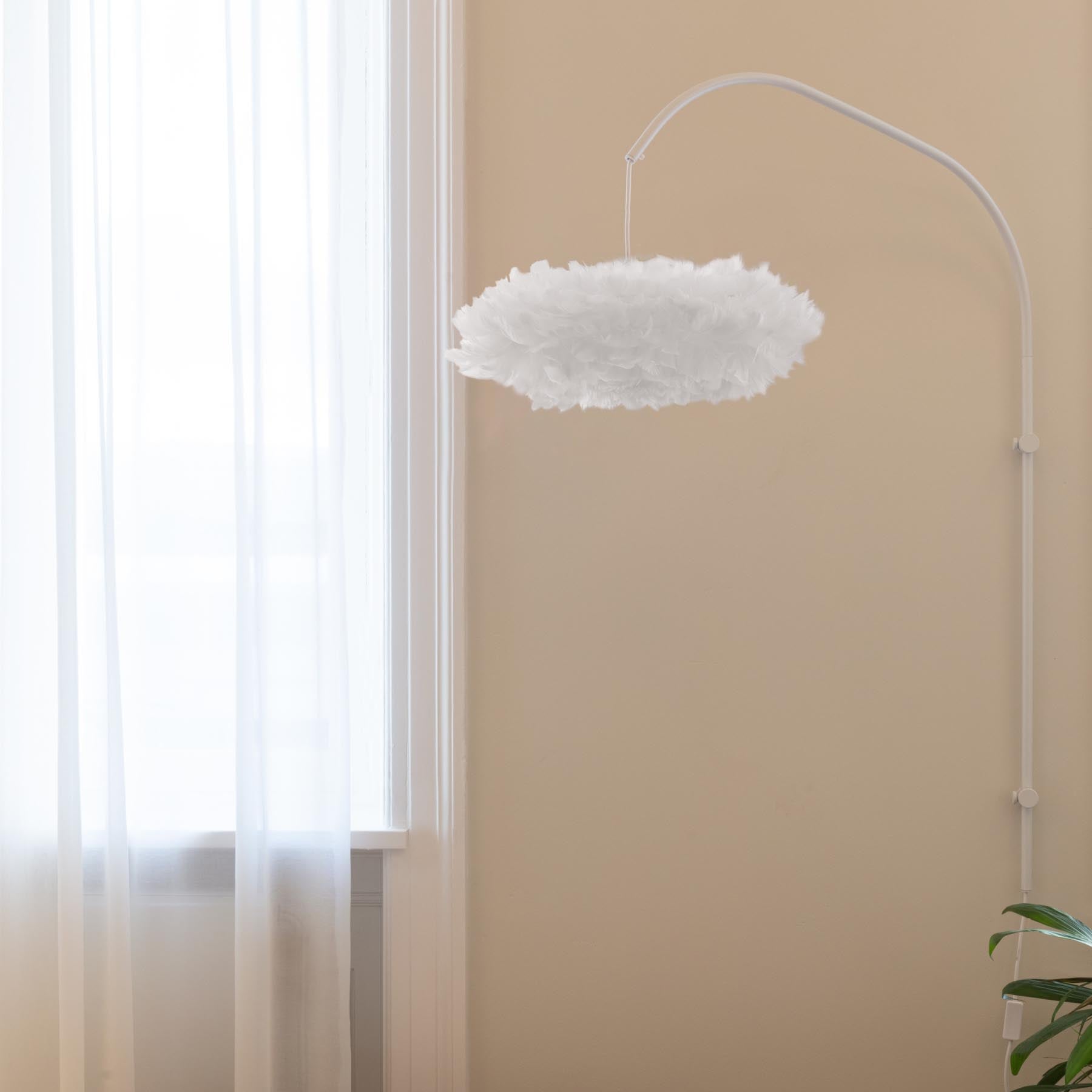 Elegante Pendelleuchte Eos Esther von Umage in strahlendem Weiß, ideal für stilvolle Akzente und gemütliche Atmosphäre in jedem Raum.