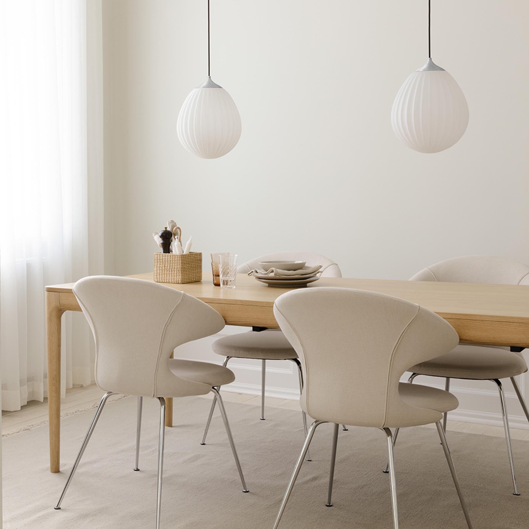 Stilvoller Umage Lampenschirm "Around the World" mit einzigartigem Design, das warmes Licht und eine gemütliche Atmosphäre schafft.
