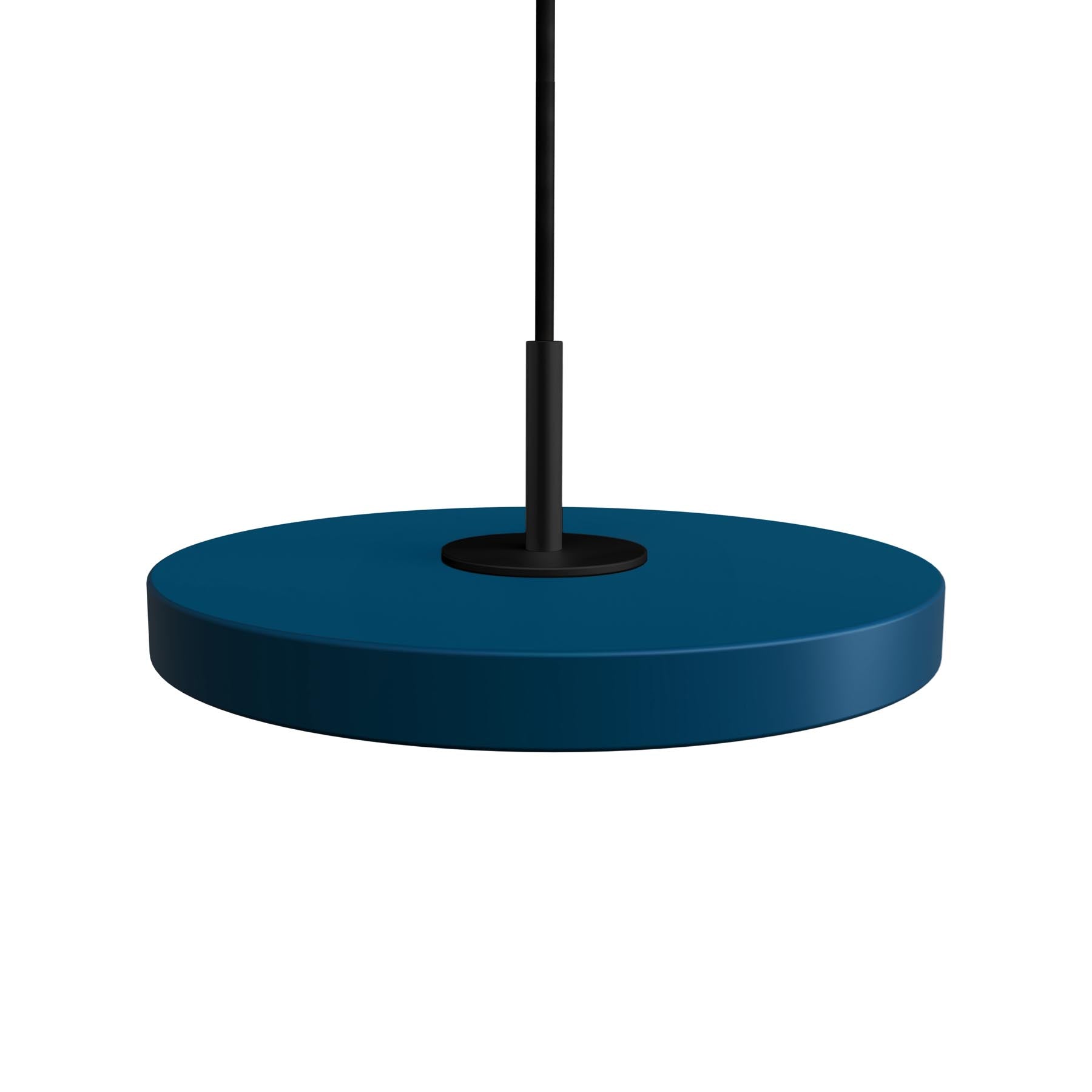 Elegante Asteria Micro Pendelleuchte in Petrol Blue, ideal für zeitgemäße Wohnkonzepte und stimmungsvolle Beleuchtung.