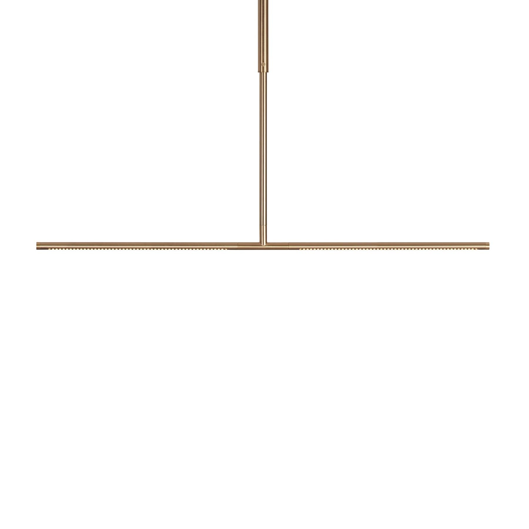 Elegante Omni Deckenleuchte von Umage aus hochwertigem Messing, ideal für stimmungsvolle Beleuchtung und geschmackvolle Raumgestaltung.