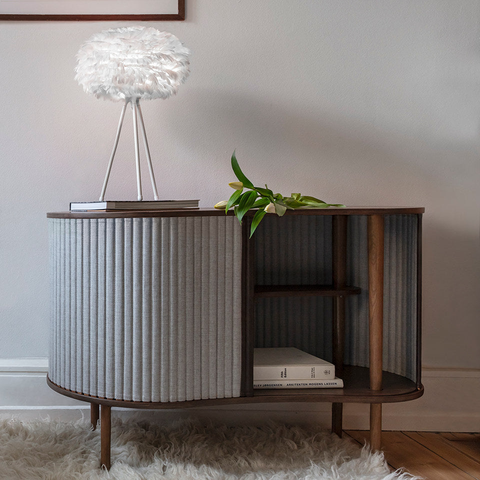 Tisch Tripod in White präsentiert im Onlineshop von KAQTU Design AG. Lampenständer ist von Umage