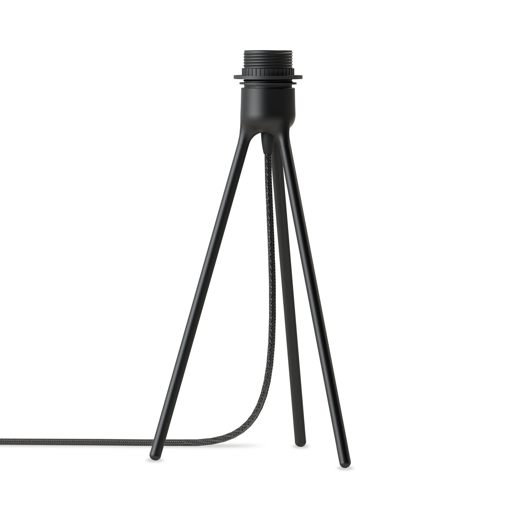 Schwarzer Tisch Tripod Lampenständer von Umage, perfekt für eine moderne Atmosphäre und kreative Lichtgestaltung in jedem Raum.