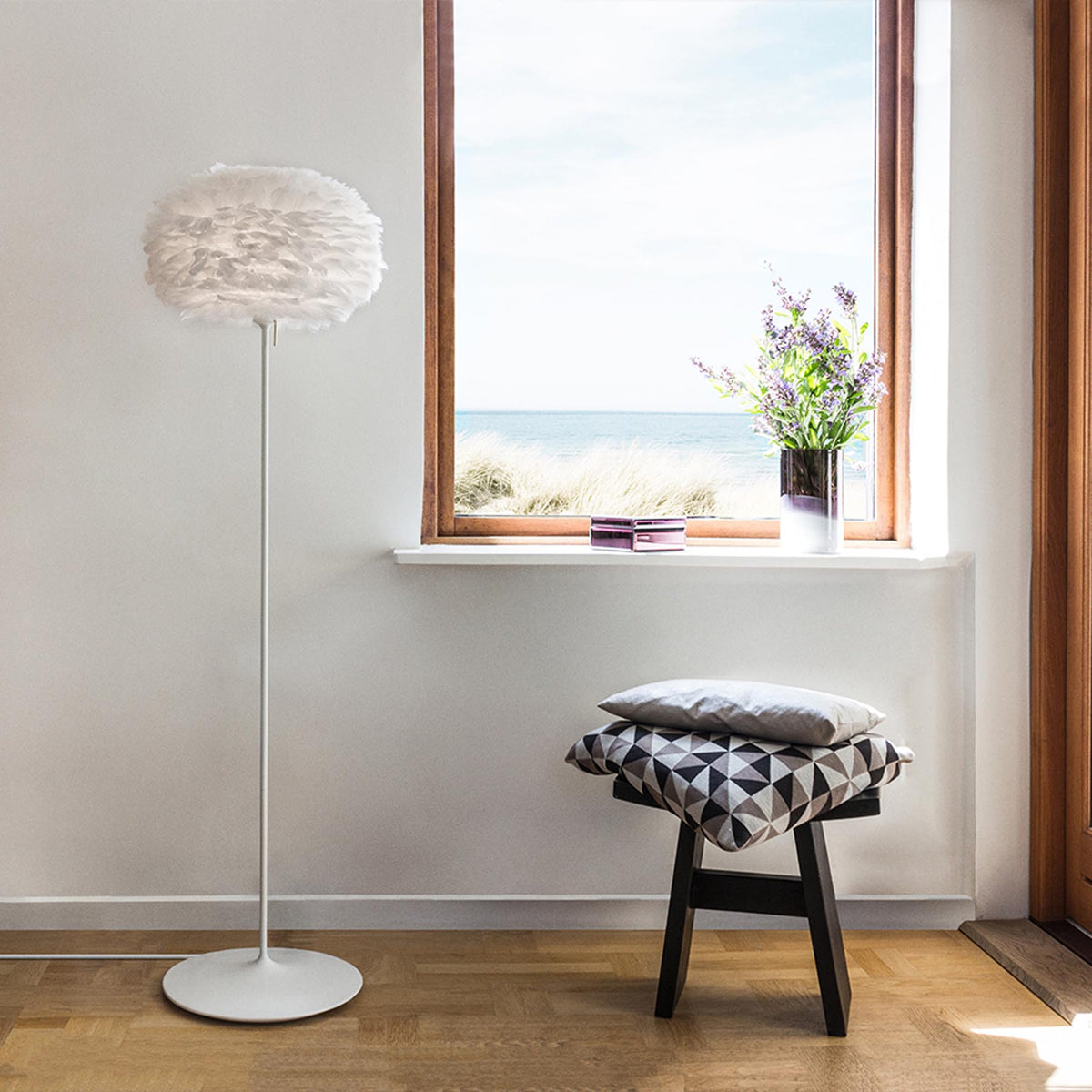 Santé Stehleuchte in White präsentiert im Onlineshop von KAQTU Design AG. Lampenständer ist von Umage