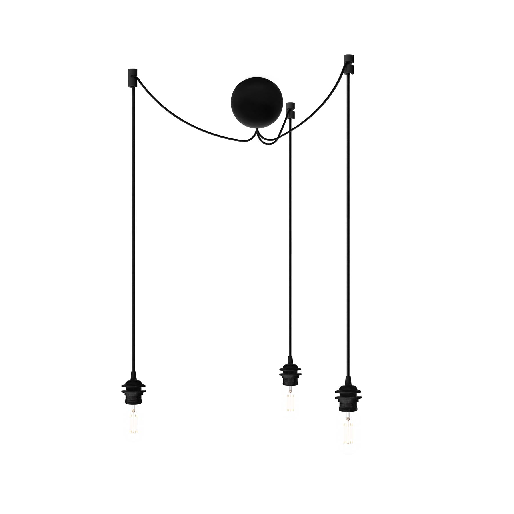 Schlichte und moderne schwarze Lampenfassung Cannonball von Umage, perfekt für kreative Lichtlösungen und ansprechende Inneneinrichtungen.