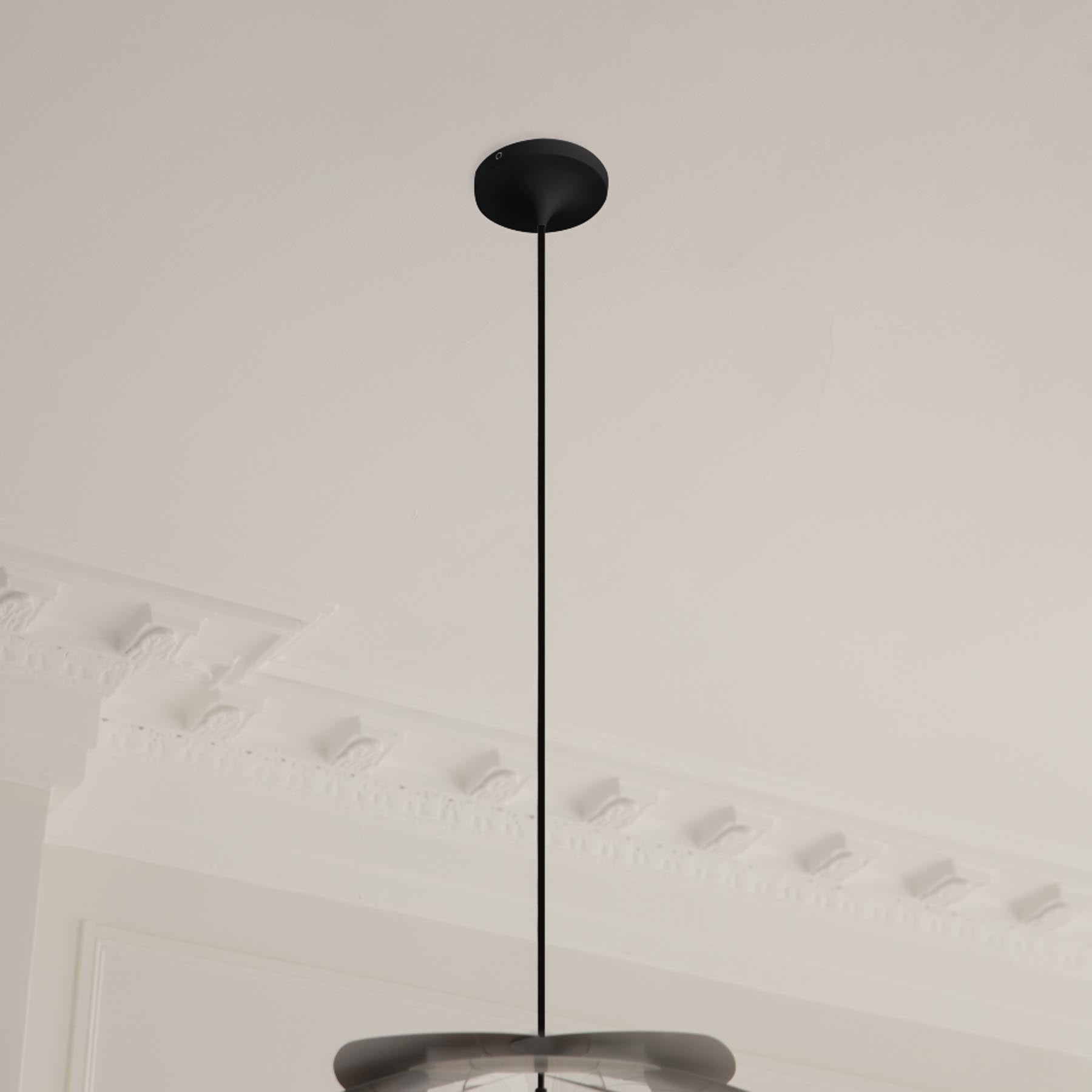 Elegantes Cord Set Pro in Schwarz von Umage, ideal für stilvolle Lampenfassungen und moderne Innenräume.
