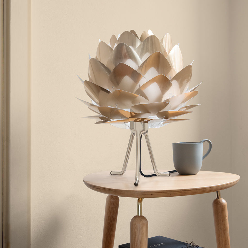 Tripod Base in Brushed Steel präsentiert im Onlineshop von KAQTU Design AG. Lampenständer ist von Umage