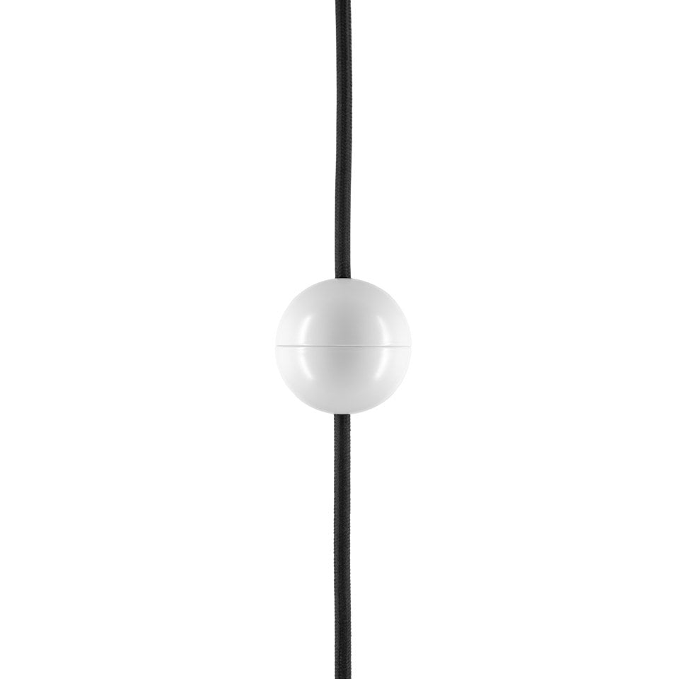Cord Connector in White präsentiert im Onlineshop von KAQTU Design AG. Kabel / Lampenfassung ist von Umage