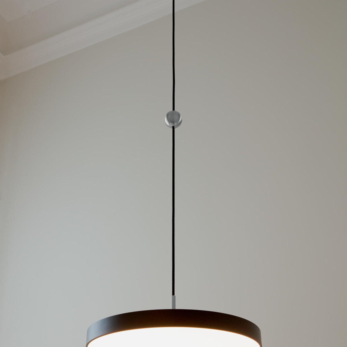 Cord Connector in Brushed Steel präsentiert im Onlineshop von KAQTU Design AG. Kabel / Lampenfassung ist von Umage