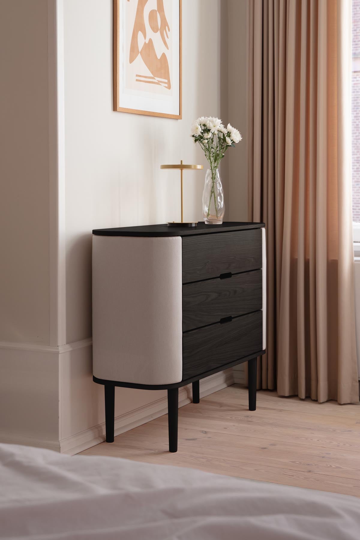 Treasures Dresser in White Sands präsentiert im Onlineshop von KAQTU Design AG. Kommode ist von Umage