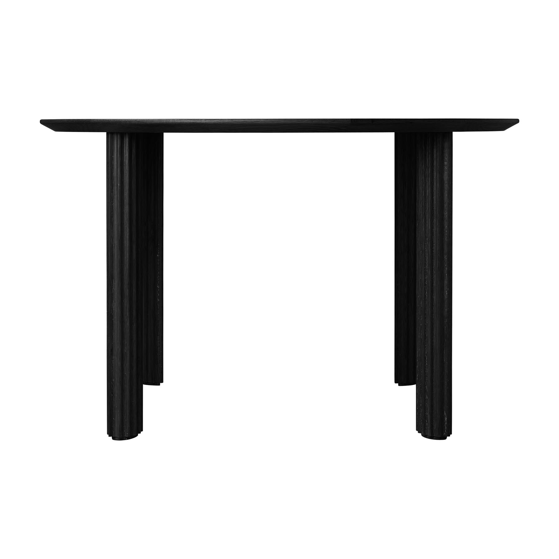 Eleganter Comfort Circle Esstisch in Black Oak, ideal für stilvolle Essbereiche und gesellige Zusammenkünfte, designt von Umage.