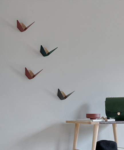 Butterflies Kleiderhaken in Forest Green präsentiert im Onlineshop von KAQTU Design AG. Kleiderhaken ist von Umage