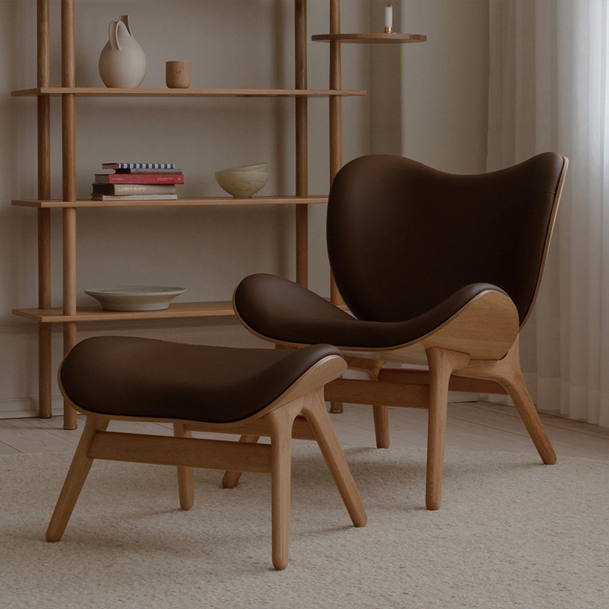 A Conversation Piece Low Sessel in Brown präsentiert im Onlineshop von KAQTU Design AG. Sessel ist von Umage