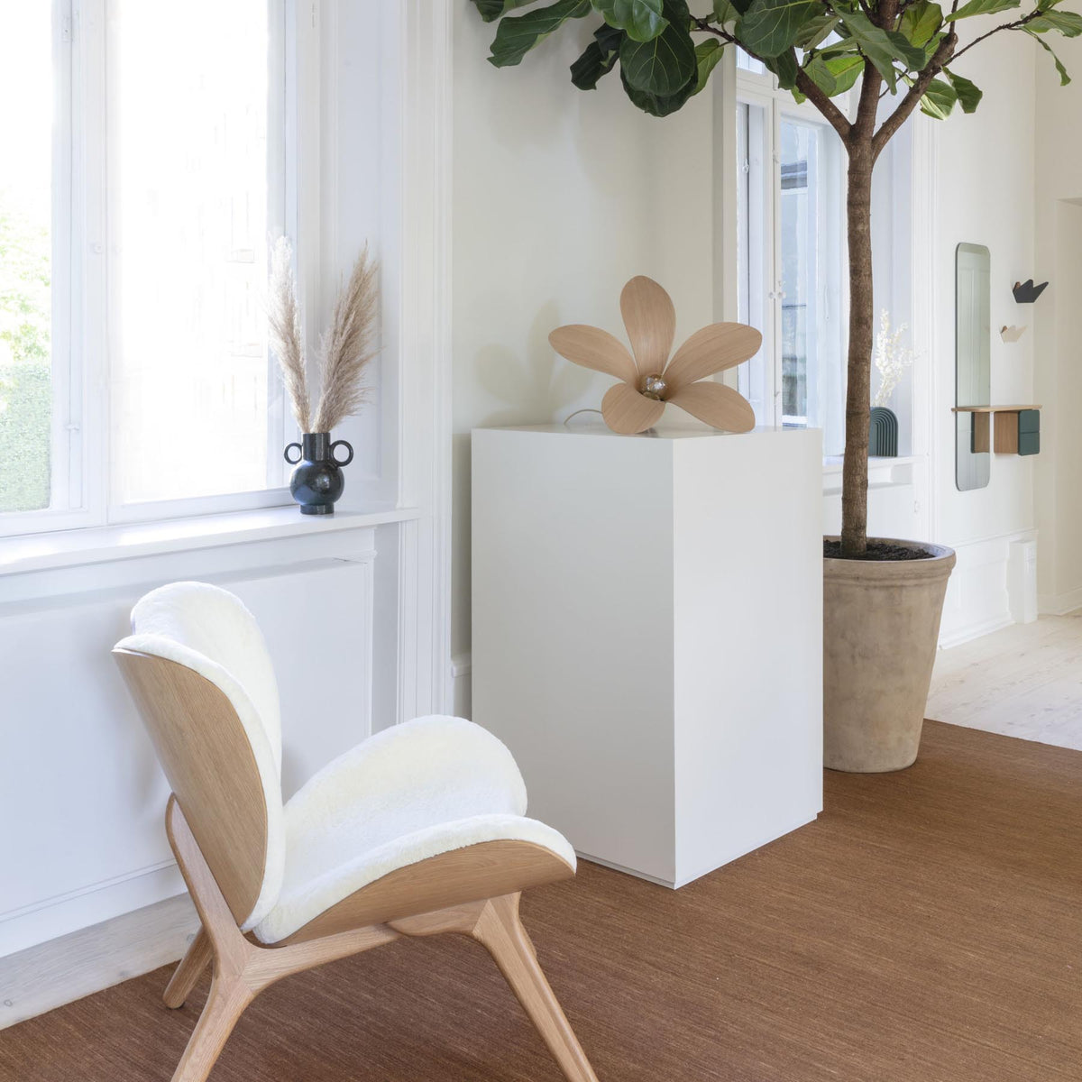 A Conversation Piece Low Sessel in Teddy White präsentiert im Onlineshop von KAQTU Design AG. Sessel ist von Umage