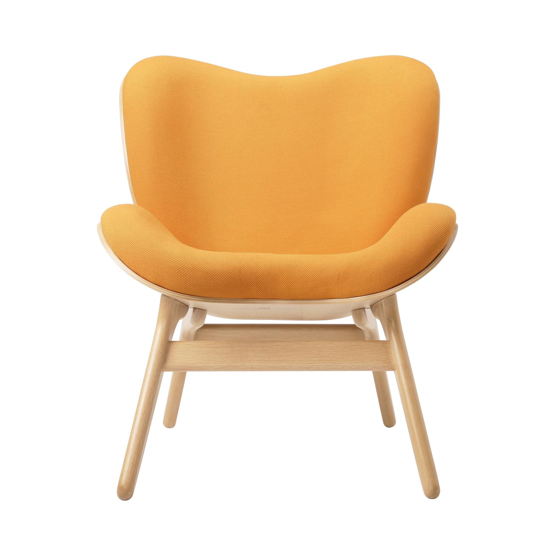 Eleganter Low Sessel A Conversation Piece von Umage in strahlendem Tangerine, perfekt für stilvolle Akzente und entspannte Gespräche.