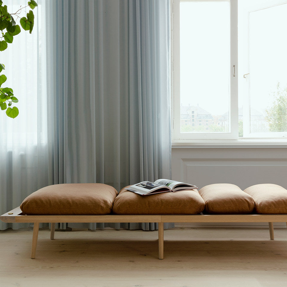 Lounge Around Daybed in Sugar Brown präsentiert im Onlineshop von KAQTU Design AG. Tagesbett ist von Umage