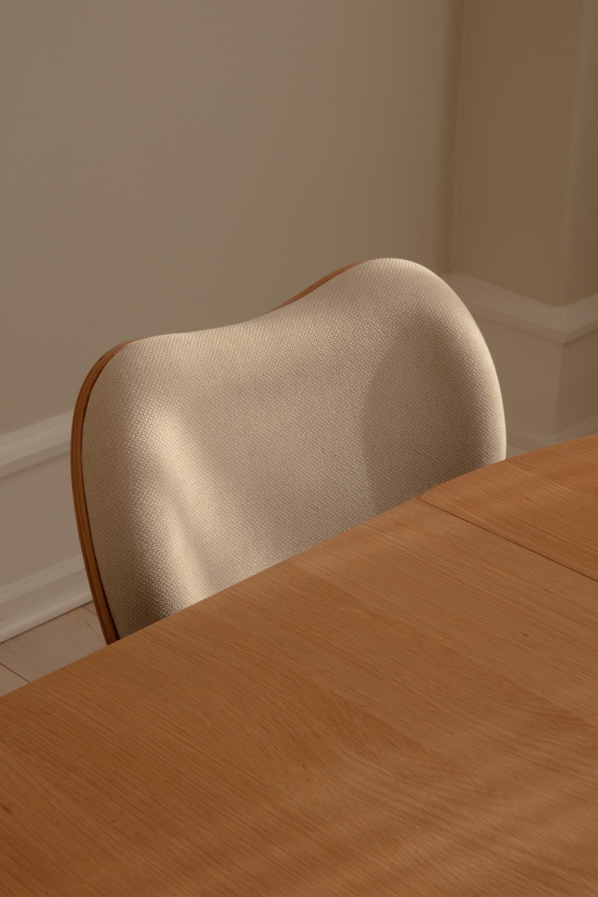 A Conversation Piece Esszimmerstuhl in White Sands präsentiert im Onlineshop von KAQTU Design AG. Stuhl ist von Umage