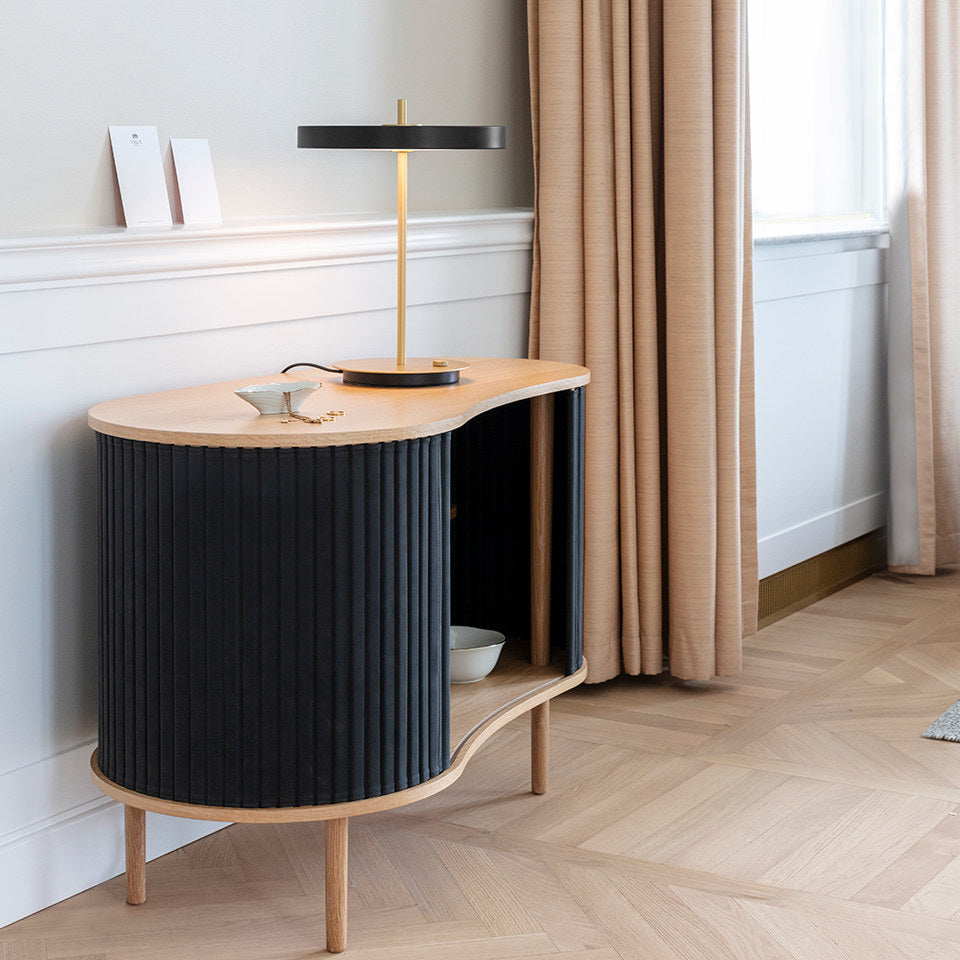Audacious Kommode in Charcoal präsentiert im Onlineshop von KAQTU Design AG. Kommode ist von Umage