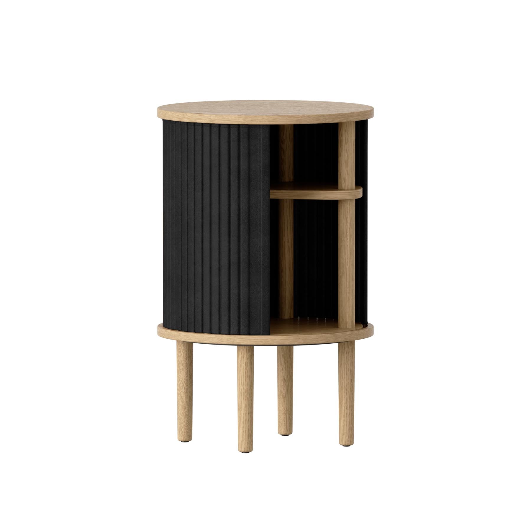 Kompaktes Audacious Sideboard Mini von Umage in dezenten Weißtönen, perfekt für moderne Wohnräume und funktionale Einrichtungslösungen.