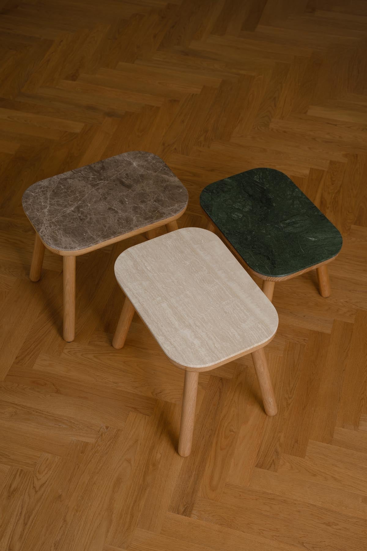 Paff low Beistelltisch in Travertine präsentiert im Onlineshop von KAQTU Design AG. Beistelltisch ist von Umage