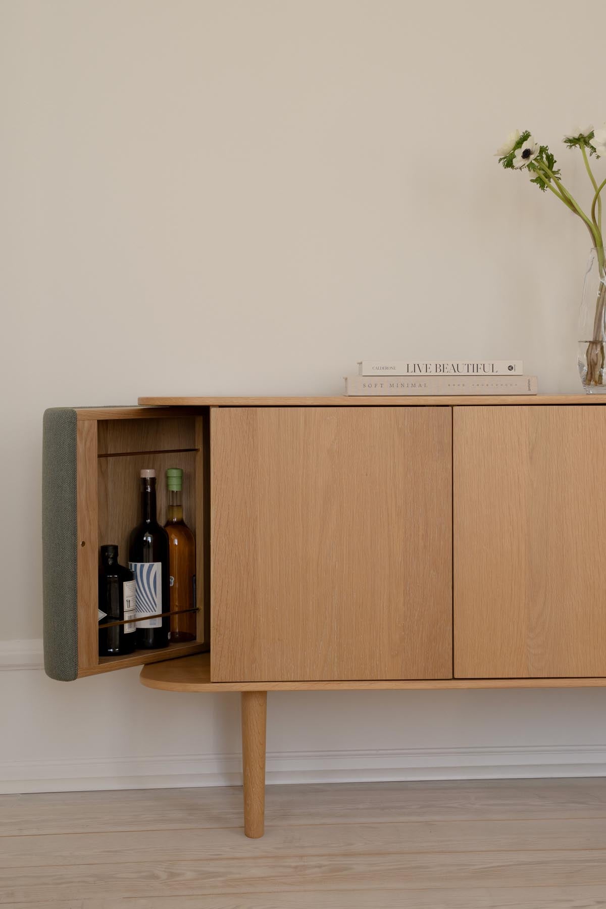 Treasures 2-türig Sideboard in Morning Meadows präsentiert im Onlineshop von KAQTU Design AG. Sideboard ist von Umage
