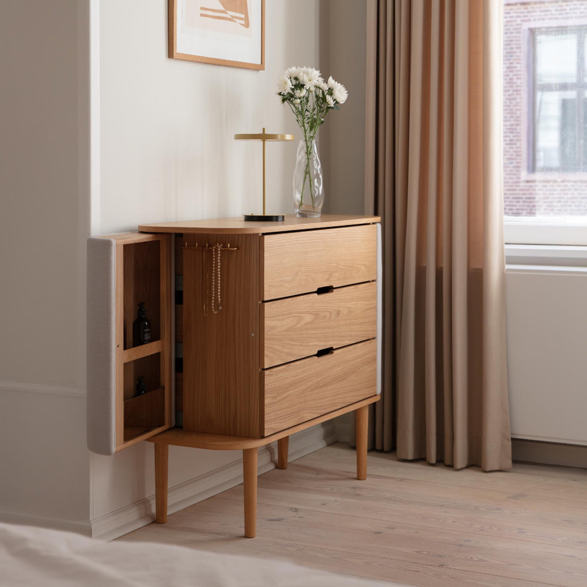 Treasures Dresser in White Sands präsentiert im Onlineshop von KAQTU Design AG. Kommode ist von Umage
