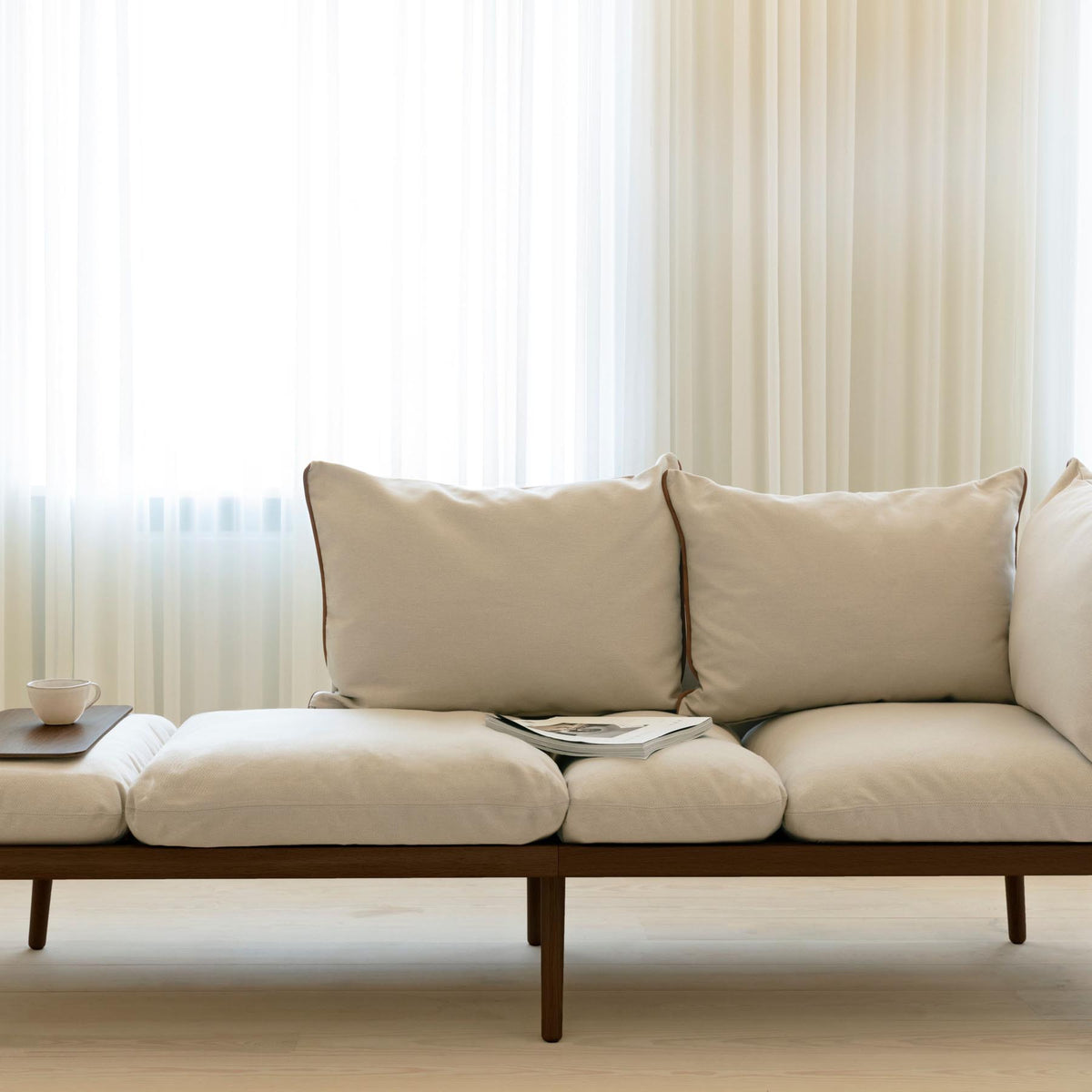 Lounge Around 3-Sitzer Sofa in White Sands präsentiert im Onlineshop von KAQTU Design AG. 3er Sofa ist von Umage