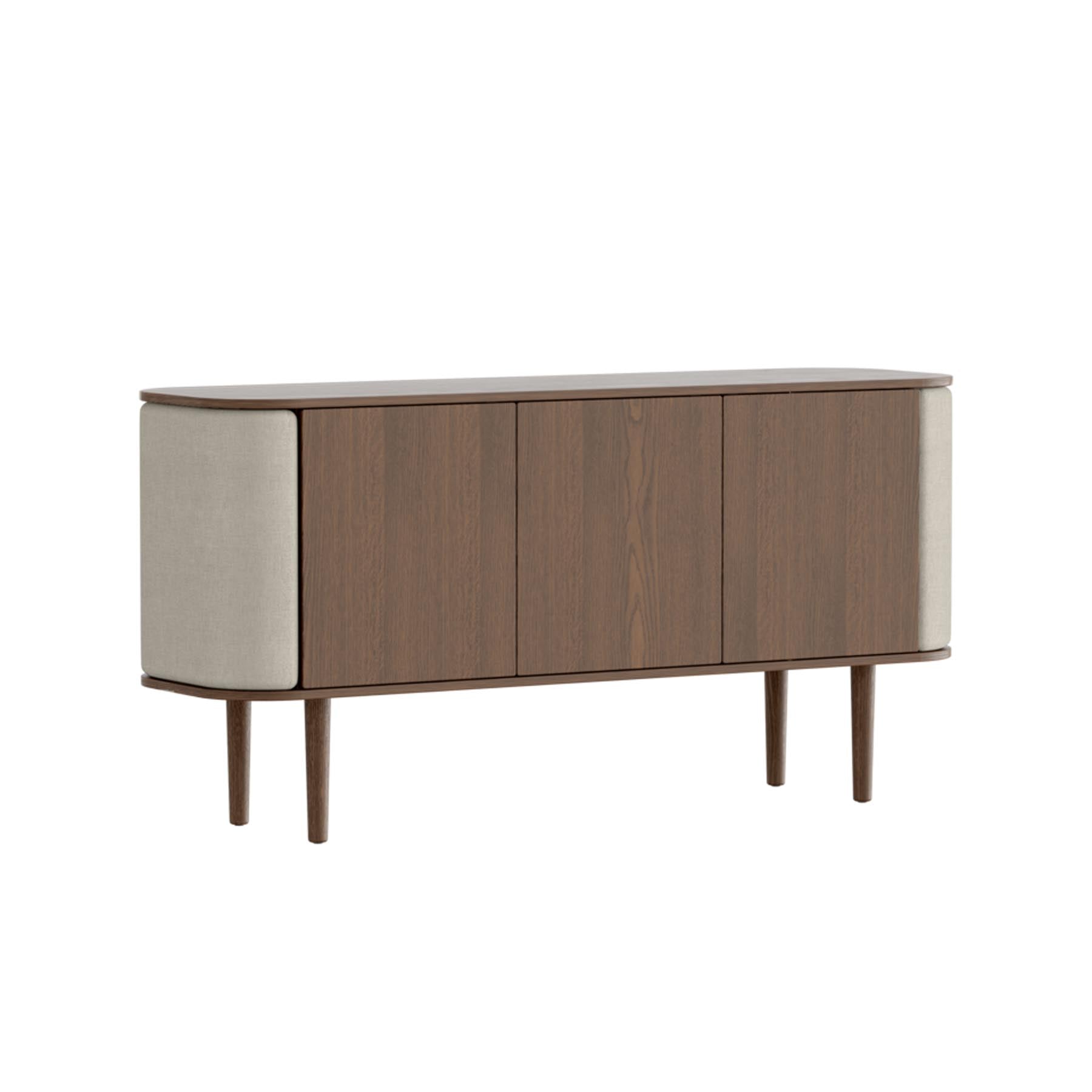 Elegantes 3-türiges Sideboard "Treasures" von Umage, ideal für zeitgemäße Einrichtung und funktionale Aufbewahrungslösungen.