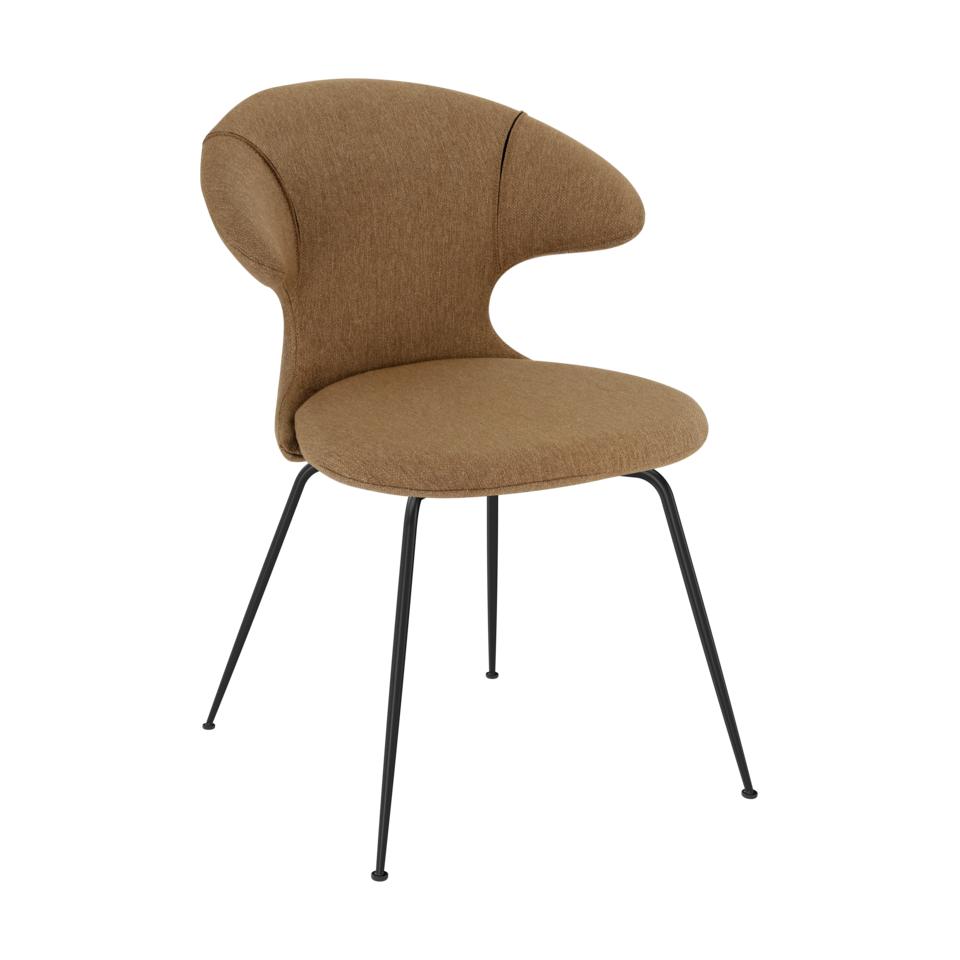Eleganter Time Flies Stuhl von Umage in warmem Caramel, ideal für entspannte Momente und geschmackvolle Einrichtung.