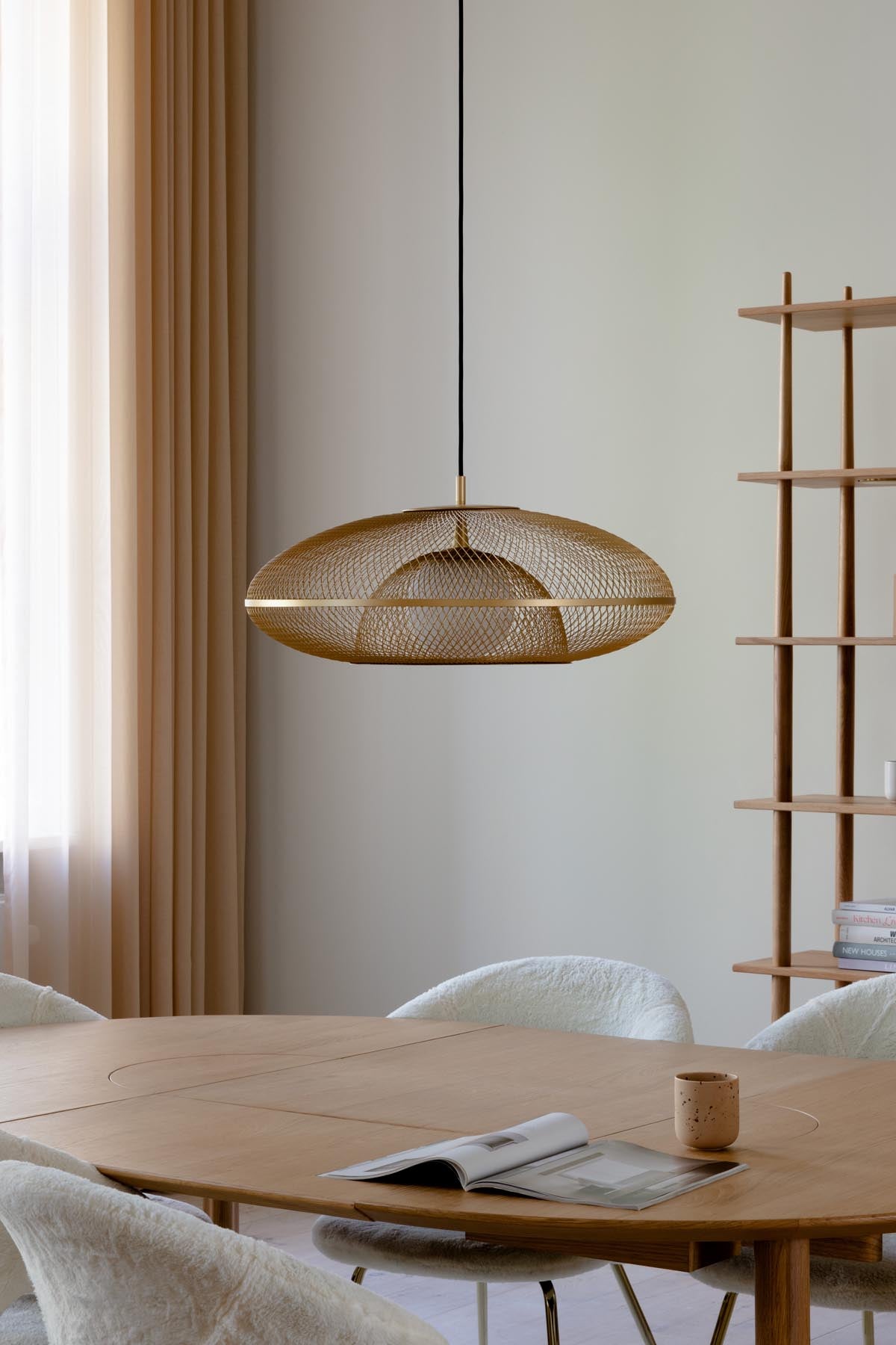 Time Flies Stuhl in Teddy White präsentiert im Onlineshop von KAQTU Design AG. Stuhl ist von Umage