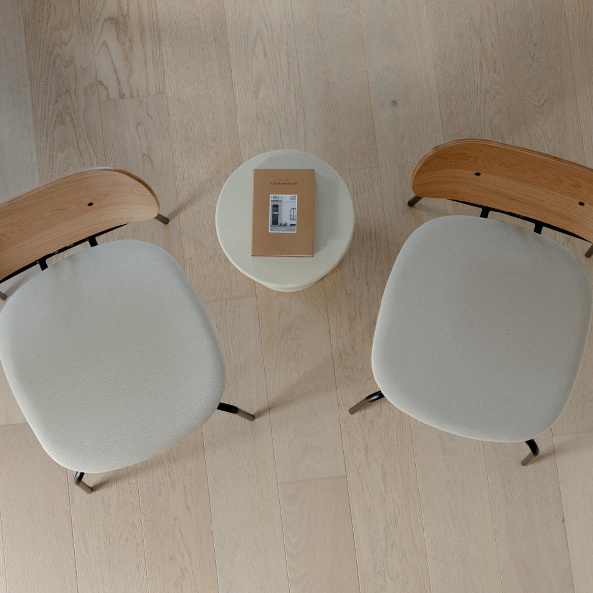Curious Sessel in Sterling präsentiert im Onlineshop von KAQTU Design AG. Sessel ist von Umage