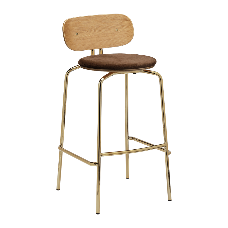 Moderner Curious Barstuhl in warmem Teddy Brown von Umage, perfekt für gemütliche Barbereiche und stilvolle Inneneinrichtungen.