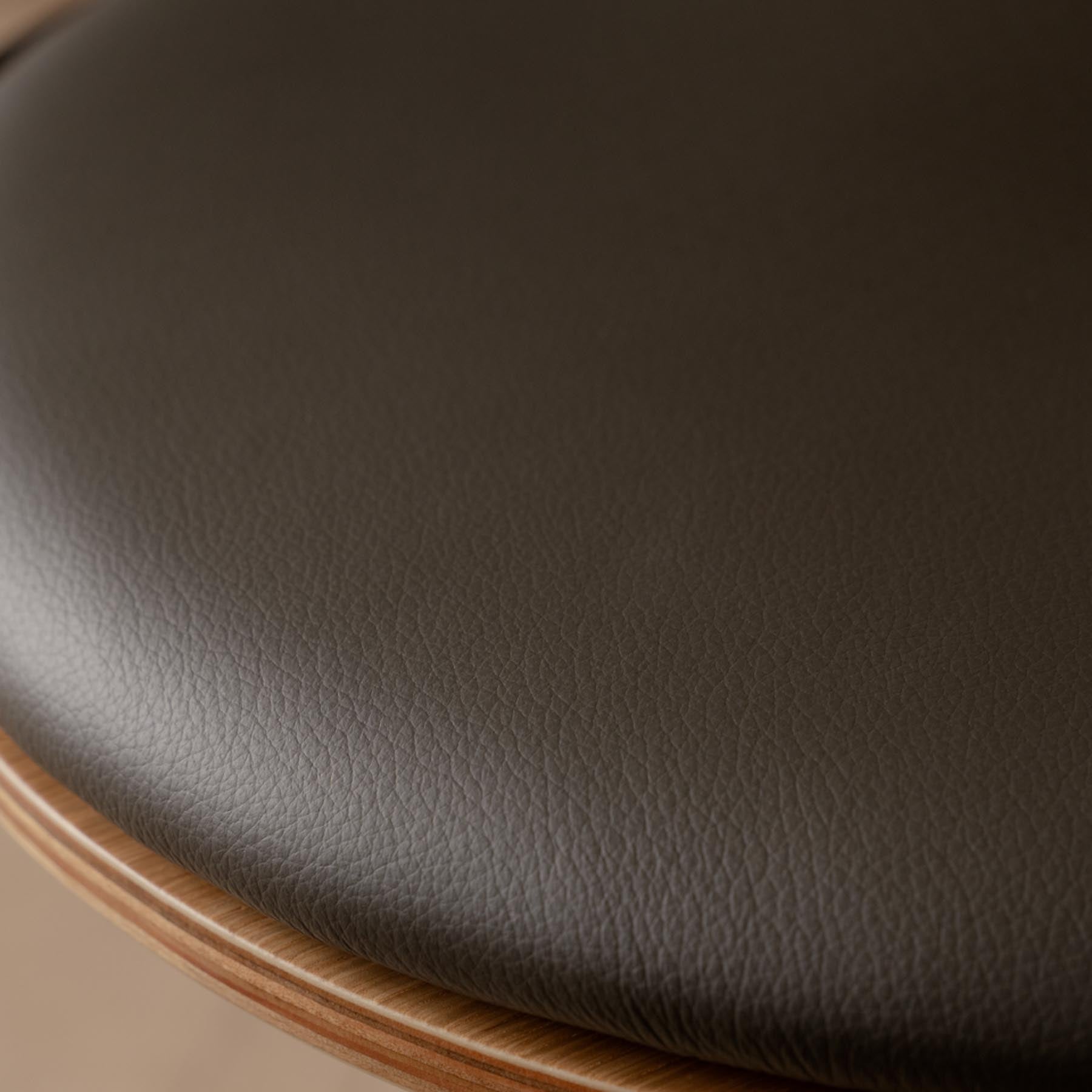 Elegantes Sitzkissen in Anthrazit für Curious Stühle von Umage, ideal für zusätzlichen Komfort und stilvolle Akzente in jedem Raum.