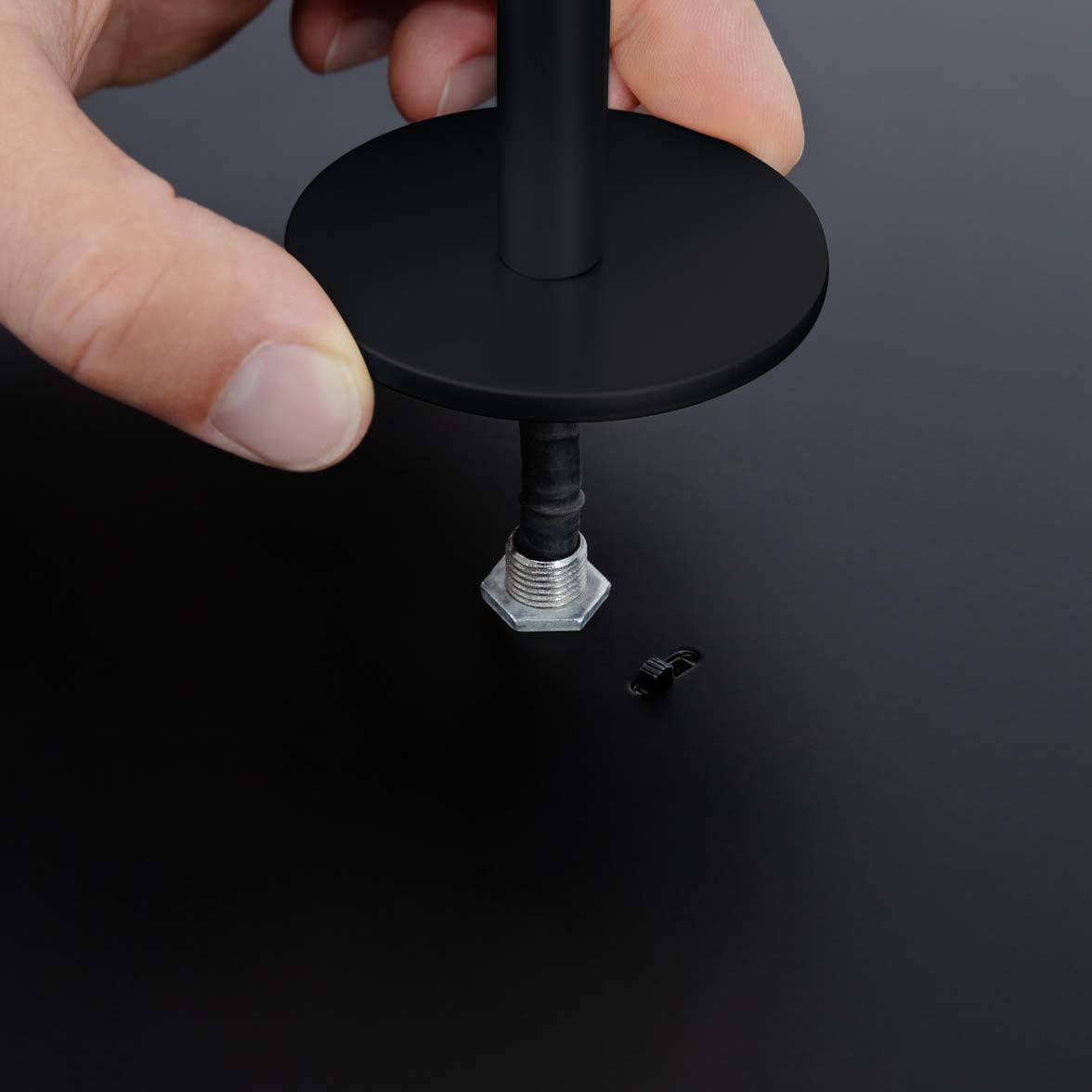 Asteria Plus Mini in Schwarz präsentiert im Onlineshop von KAQTU Design AG. Pendelleuchte ist von Umage