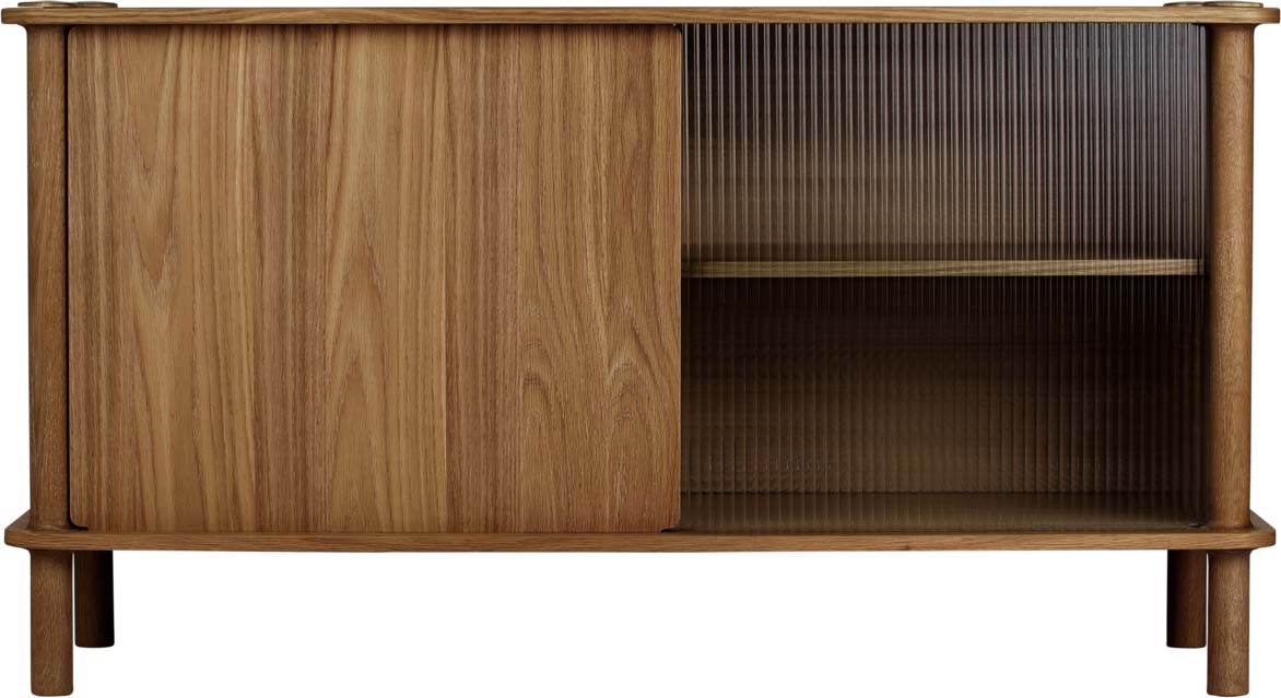 Italic Sideboard mit 1 Holztüre / 1 Glastüre in Eiche Dunkel präsentiert im Onlineshop von KAQTU Design AG. Sideboard ist von Umage