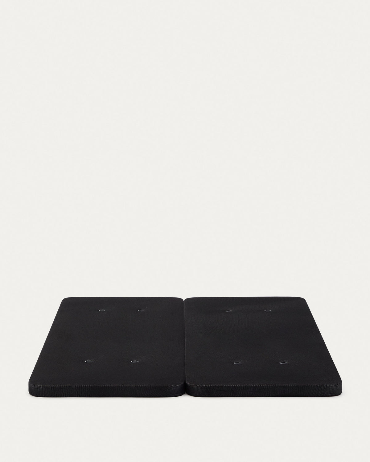Unterbau Under, gepolstert mit 3D-Stoff für Matratzen 160 x 200 cm in Schwarz präsentiert im Onlineshop von KAQTU Design AG. Bettgestell ist von Kave Home