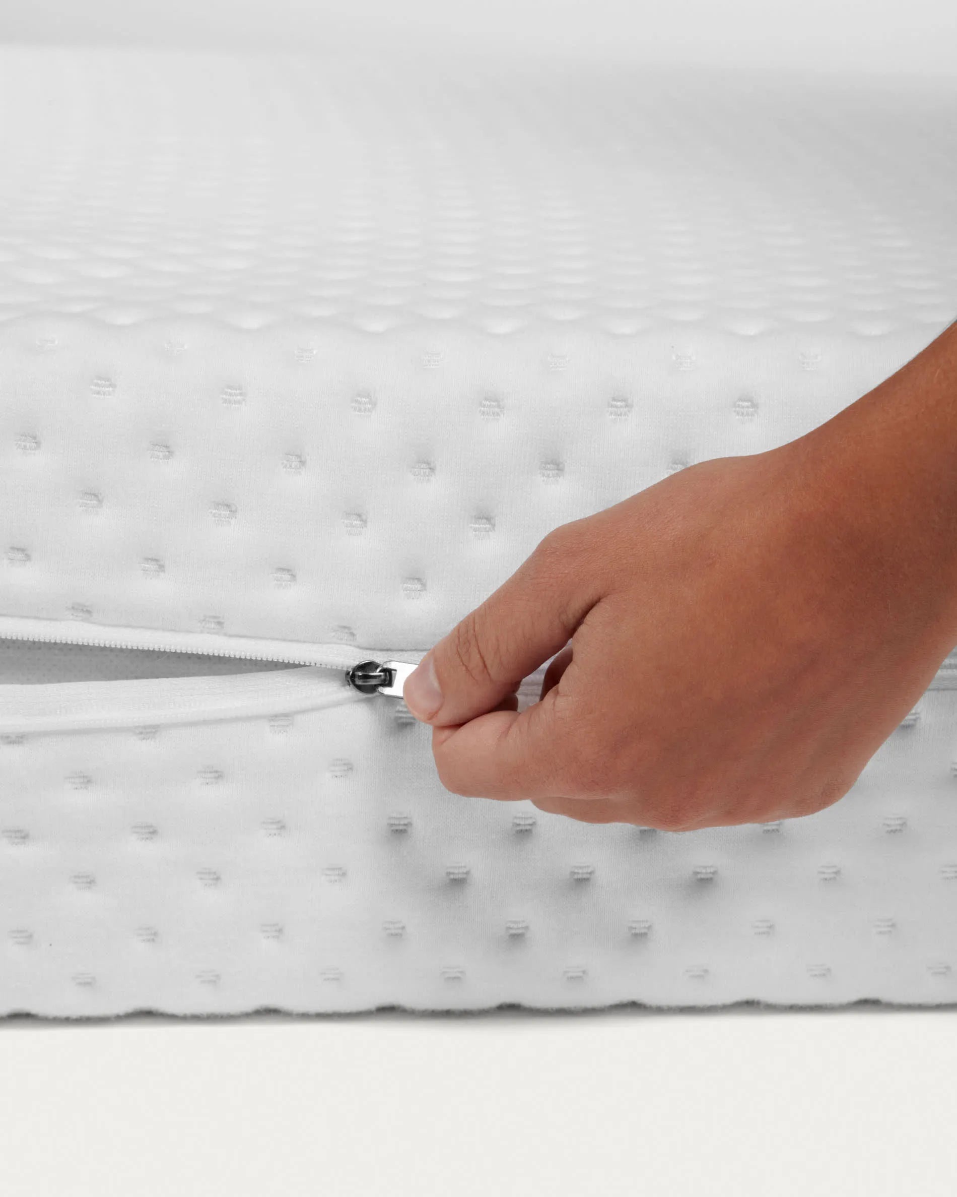 Die Valery Adaptive Foam Matratze 90x190 cm von Kave Home bietet optimalen Komfort und passt sich ideal Ihrer Körperform an.