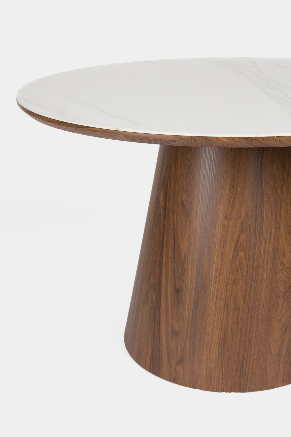 Almira Esstisch Round in Braun präsentiert im Onlineshop von KAQTU Design AG. Esstisch ist von White Label Living