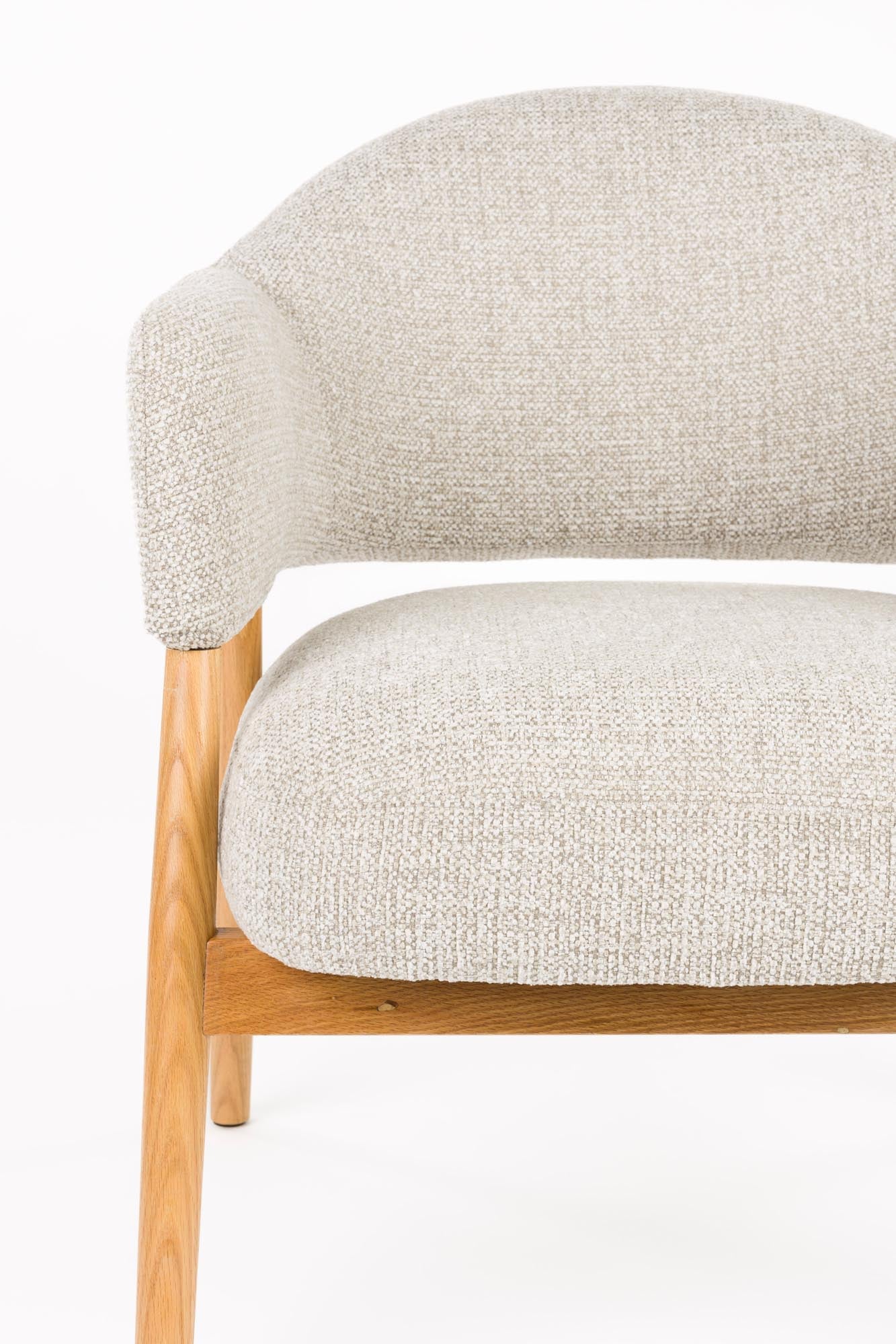 Der Sessel Indy Light Brown von White Label Living bietet stilvollen Komfort und passt perfekt in jedes Zuhause. Entdecken Sie elegantes Design!