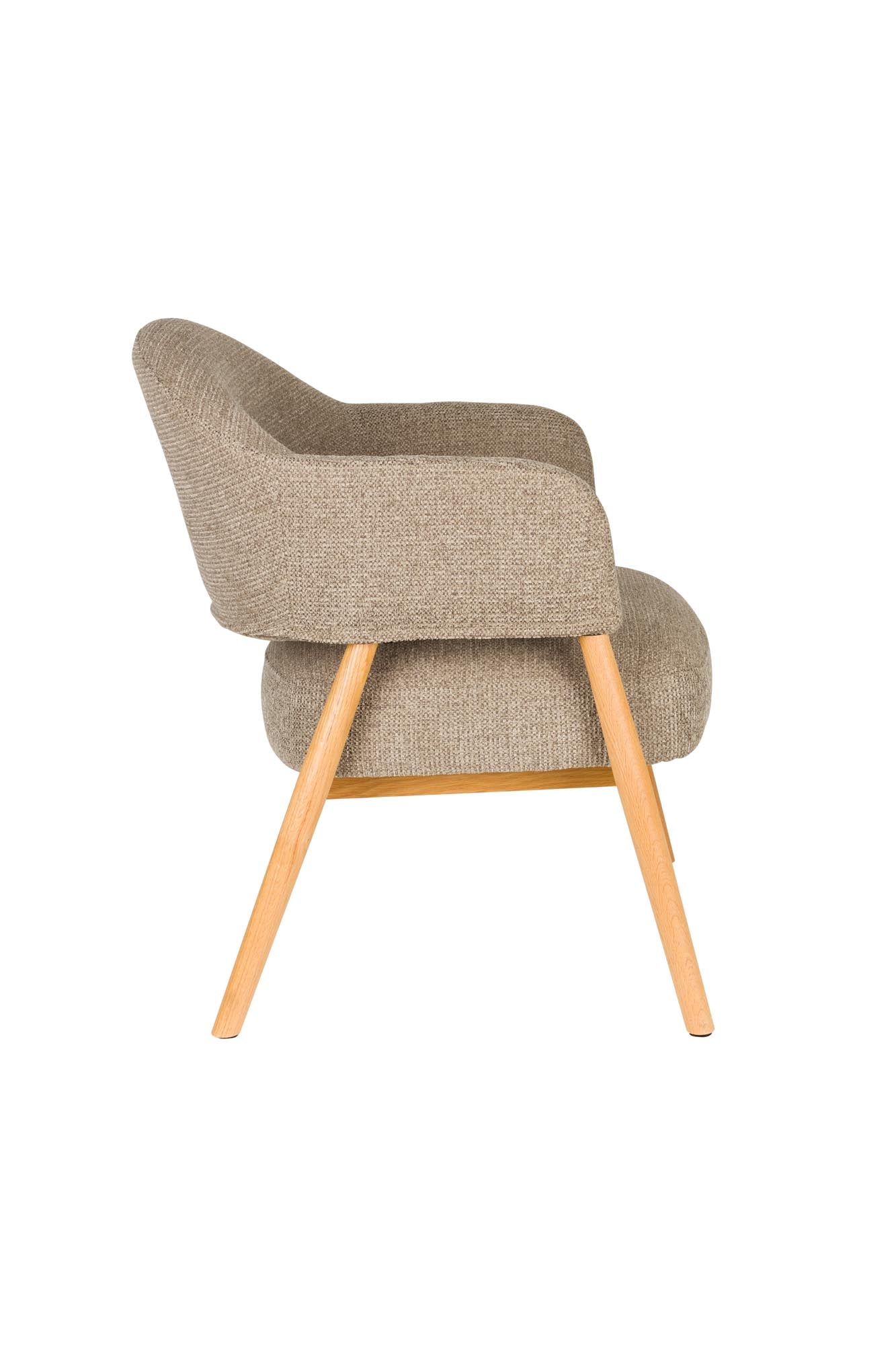 Erleben Sie den Indy Loungesessel Dark Brown von White Label Living – ein eleganter Sessel, der höchsten Sitzkomfort und zeitloses Design bietet.