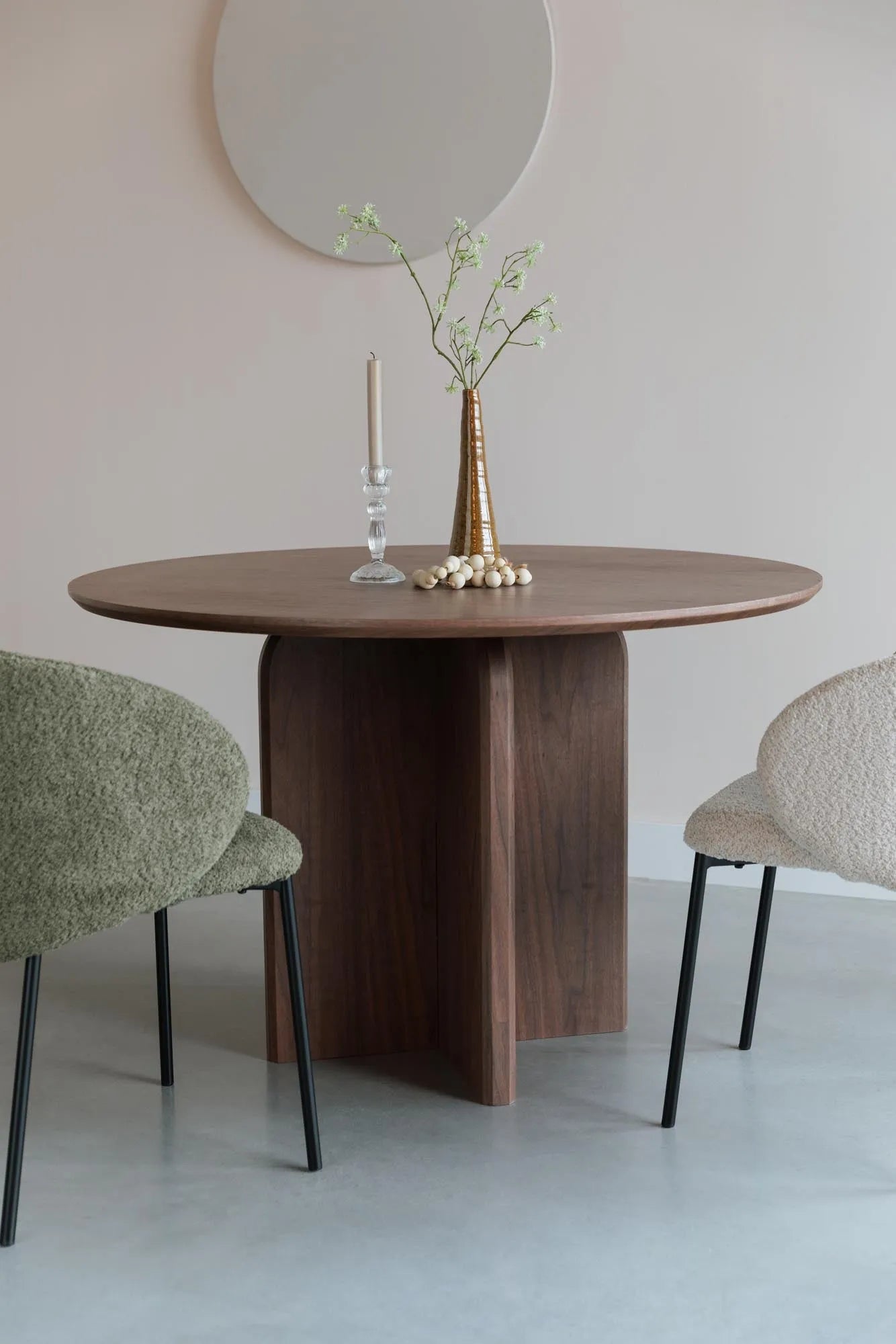 Esstisch Laurent Walnut in braun präsentiert im Onlineshop von KAQTU Design AG. Esstisch ist von White Label Living