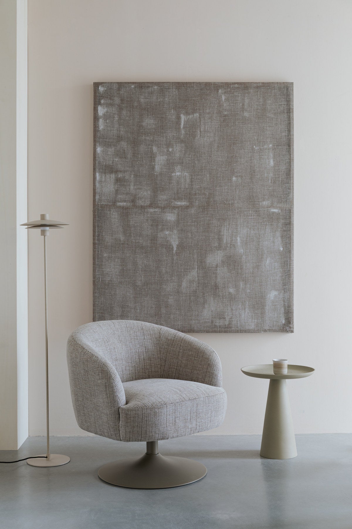 Sessel Renate in Braun präsentiert im Onlineshop von KAQTU Design AG. Drehsessel ist von White Label Living
