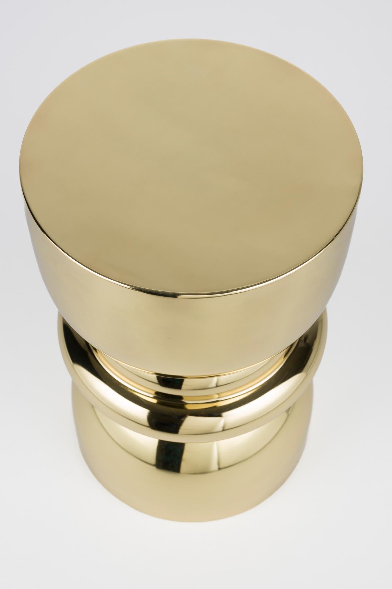 Beistelltisch Kinga Gold in Gold präsentiert im Onlineshop von KAQTU Design AG. Beistelltisch ist von White Label Living