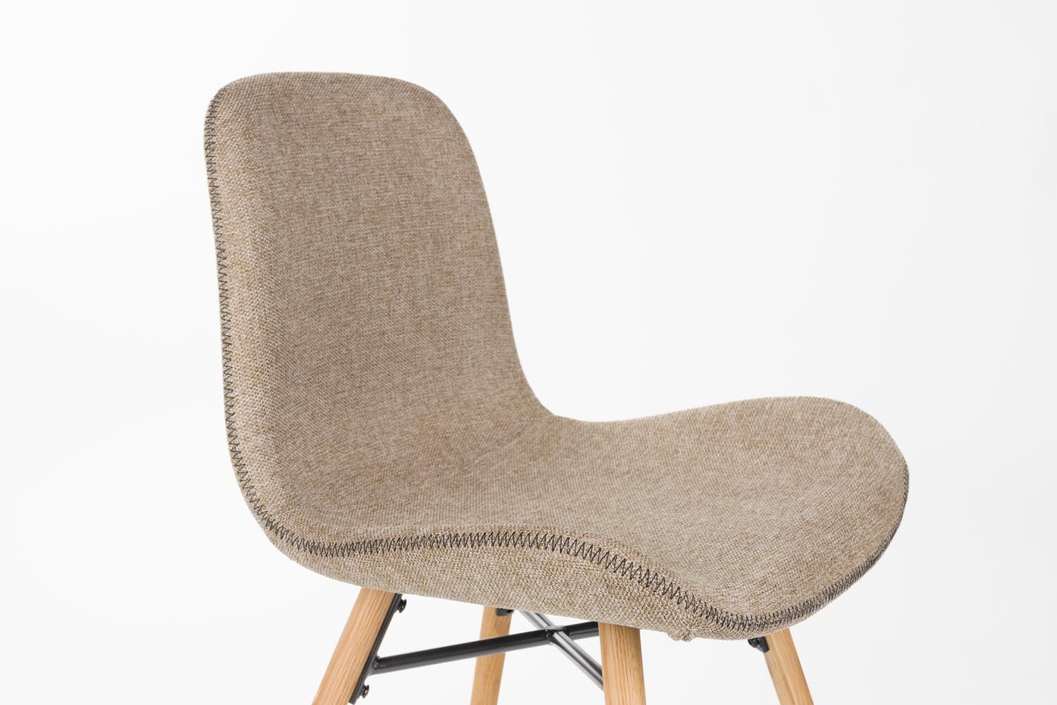 Stuhl Lester in Braun präsentiert im Onlineshop von KAQTU Design AG. Stuhl ist von White Label Living