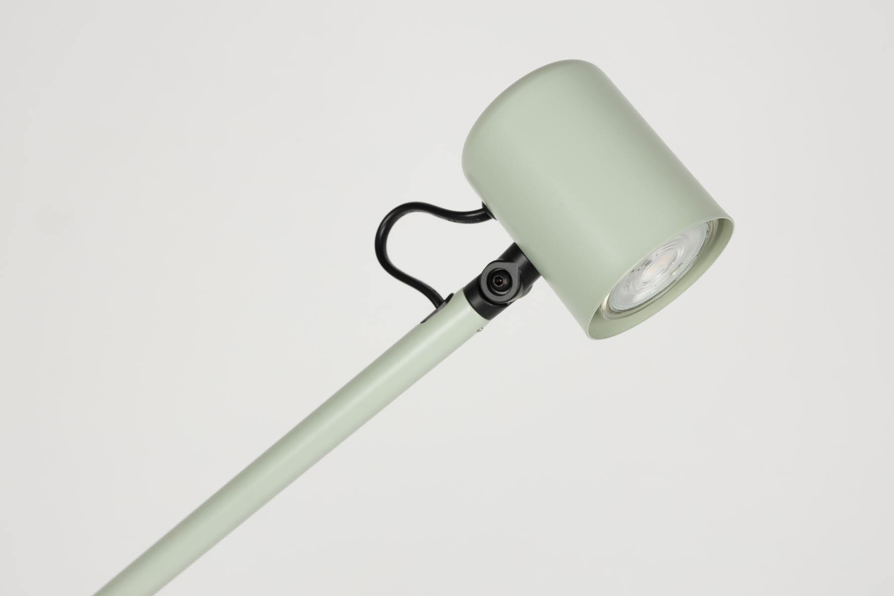 Stehlampe Aero in Grün präsentiert im Onlineshop von KAQTU Design AG. Stehleuchte ist von White Label Living