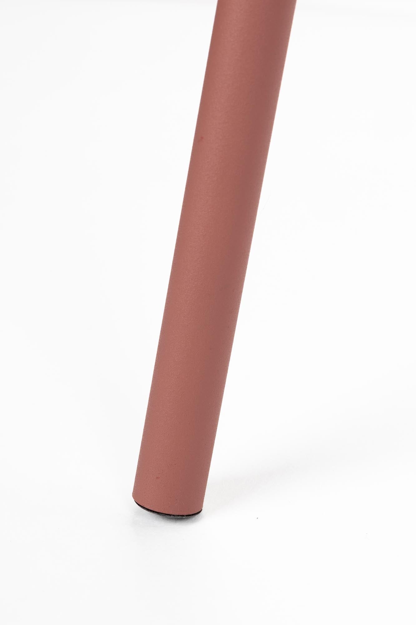 Stehleuchte Susie Red in rot präsentiert im Onlineshop von KAQTU Design AG. Stehleuchte ist von White Label Living