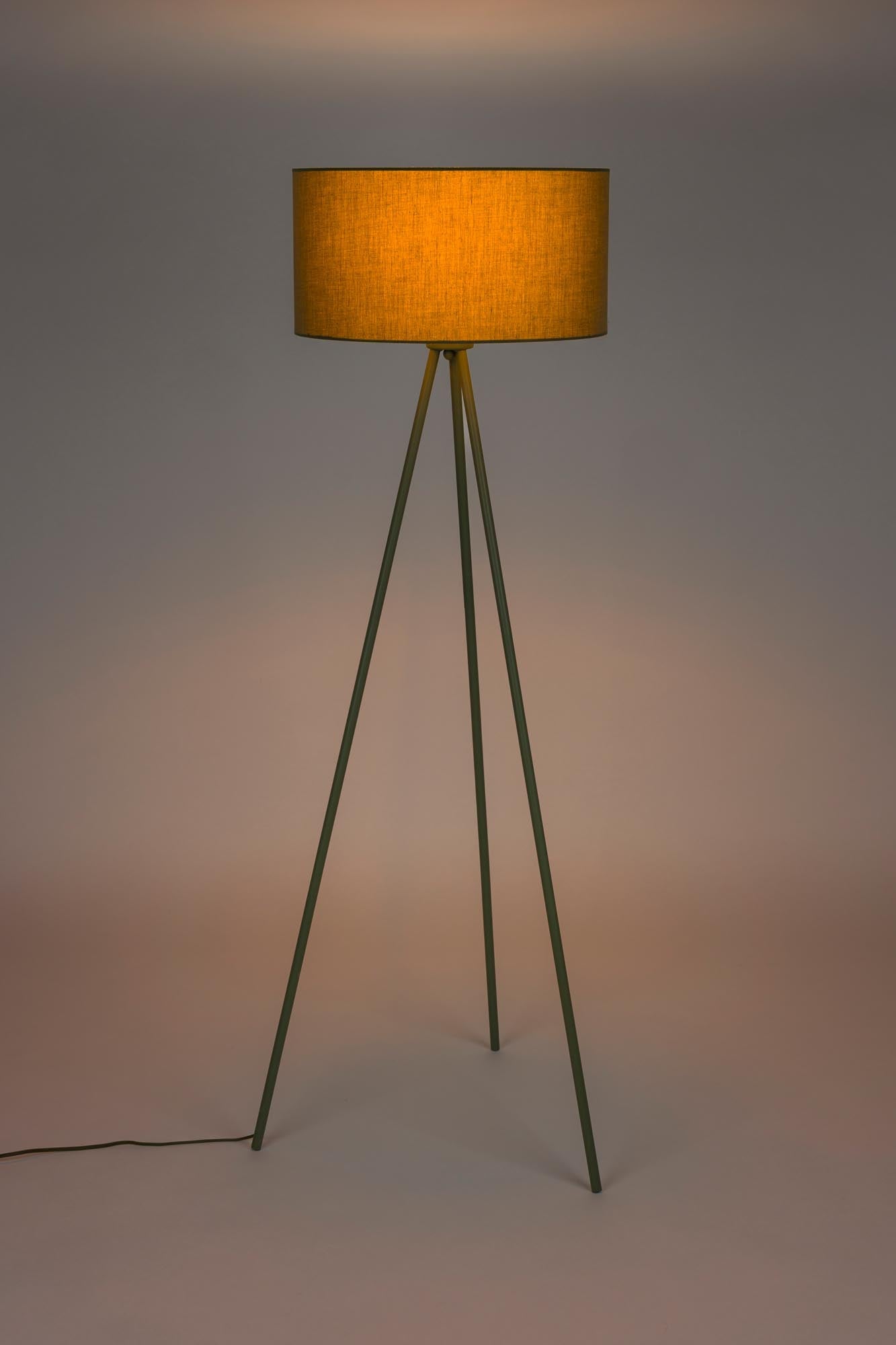 Stehleuchte Susie Green in Grün präsentiert im Onlineshop von KAQTU Design AG. Stehleuchte ist von White Label Living