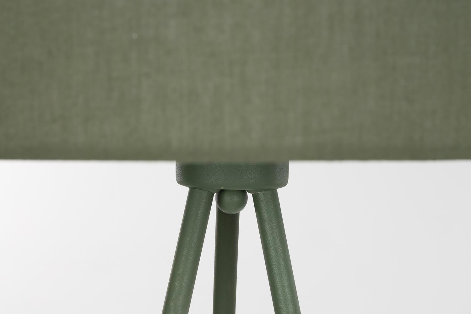 Entdecken Sie die elegante Stehleuchte Susie Green von White Label Living – ein zeitloses Design, das Stil und Funktionalität in Ihr Zuhause bringt.